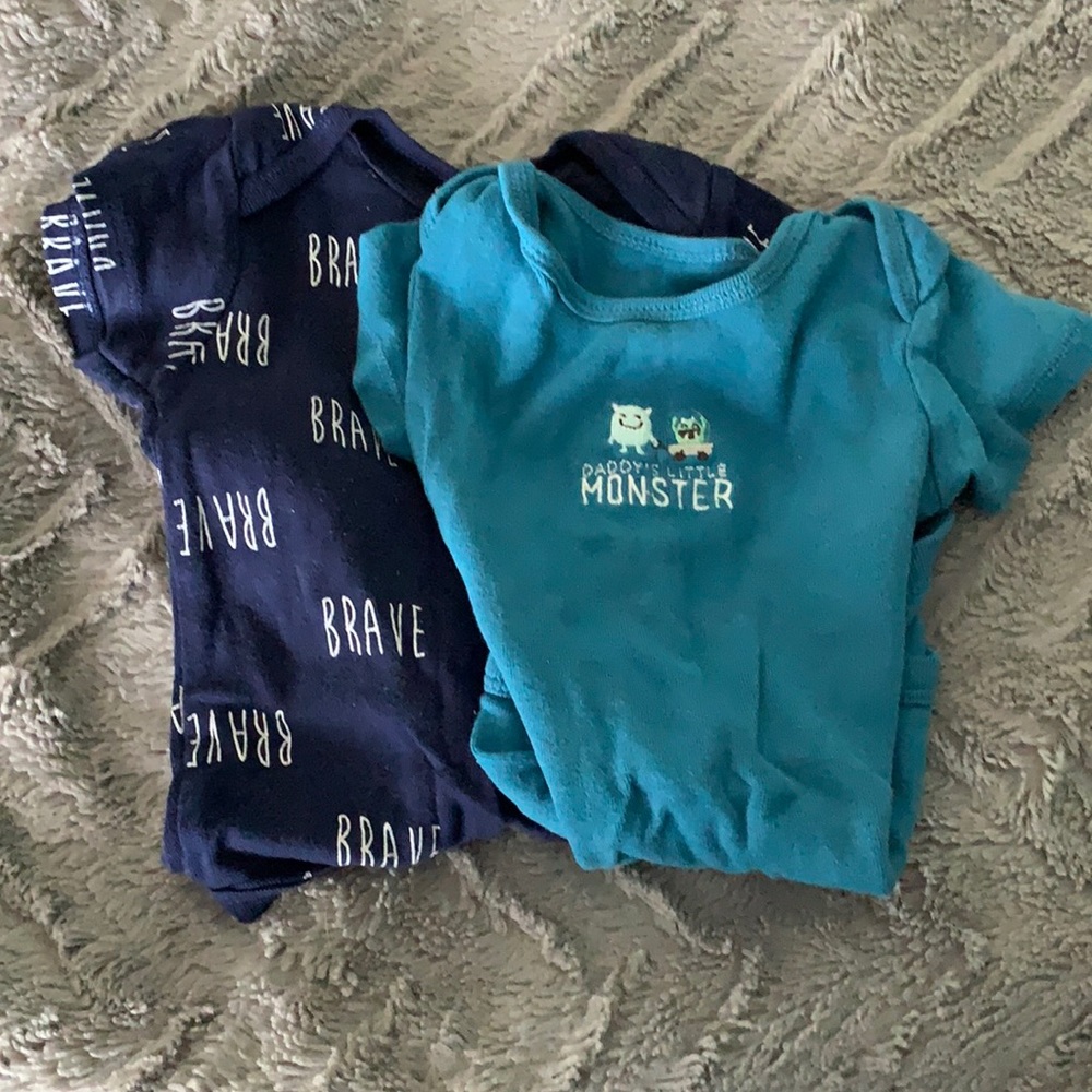✨3/$10✨Onesies 6-9m